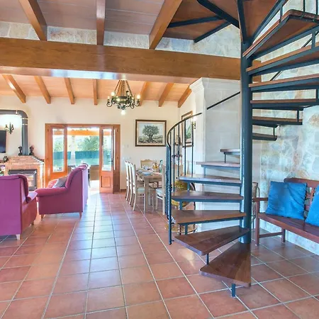 Owl Troy - Family And Friends Villa