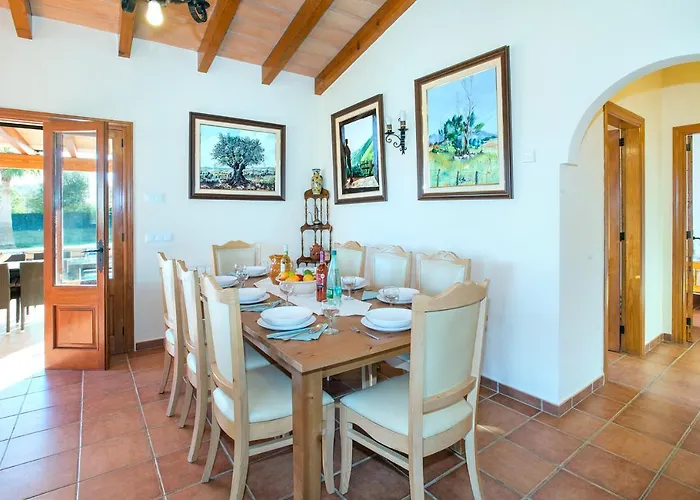 Owl Troy - Family And Friends Villa *