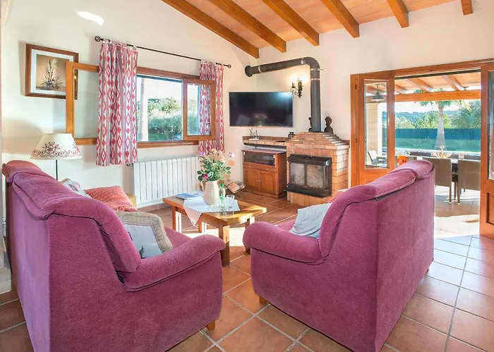 Willa Owl Troy - Family And Friends