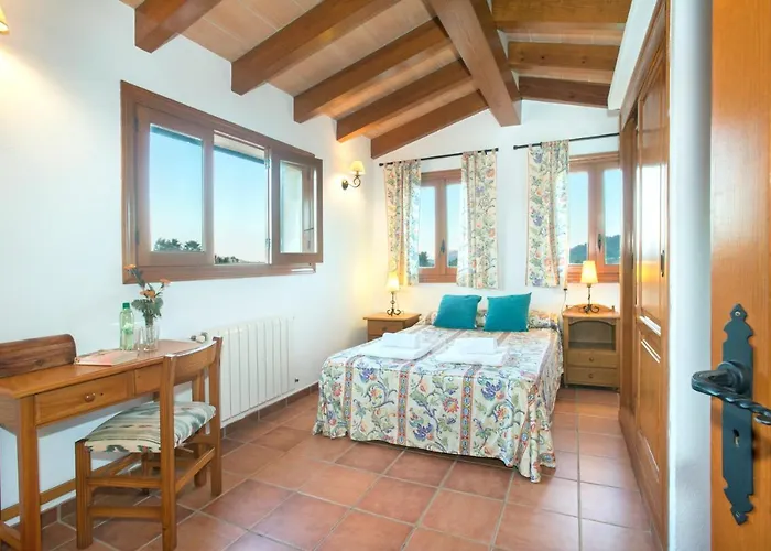 Willa Owl Troy - Family And Friends